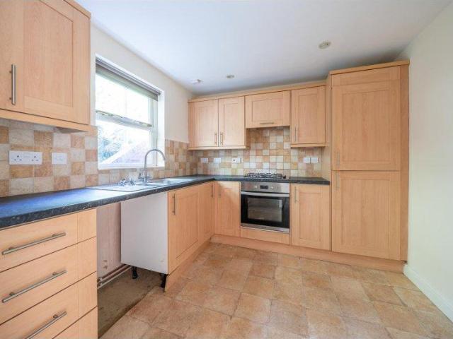 2 bed house for sale