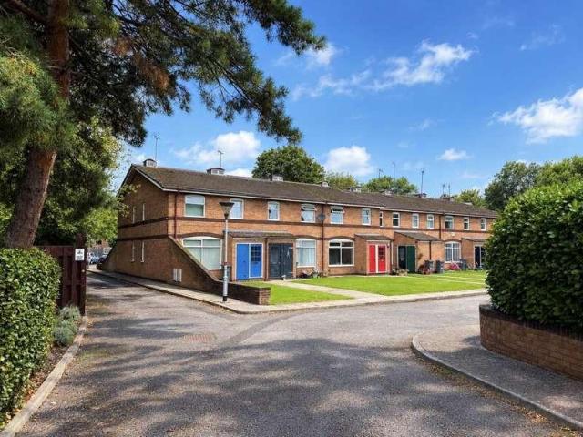 2 bed house for sale