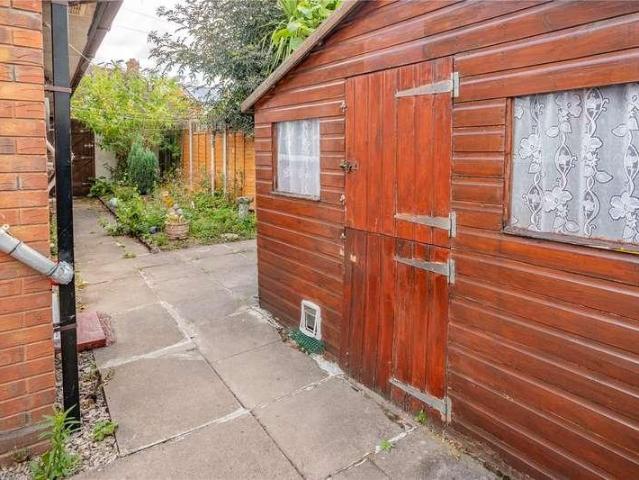 2 bed house for sale