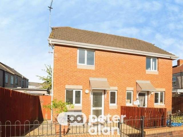 2 bed house for sale