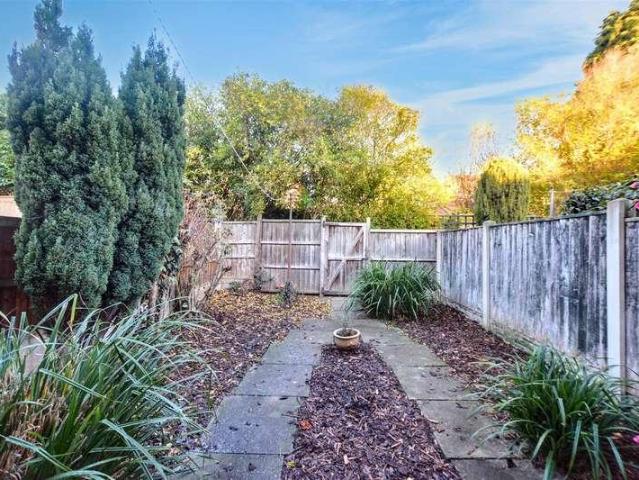 2 bed house for sale