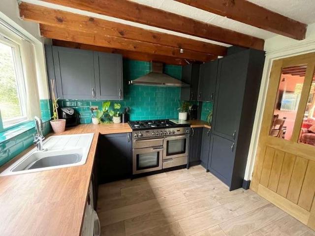 2 bed house for sale