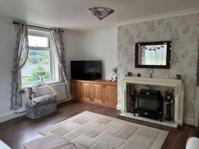 2 bed house for sale