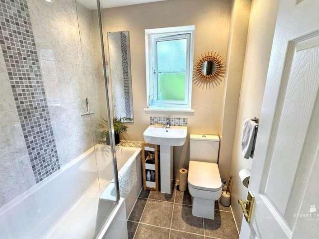 2 bed house for sale