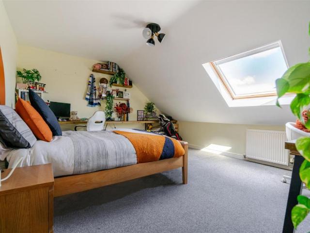 2 bed house for sale