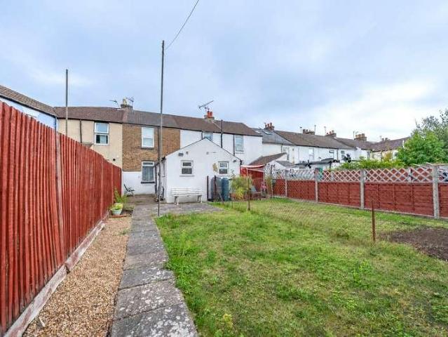 2 bed house for sale