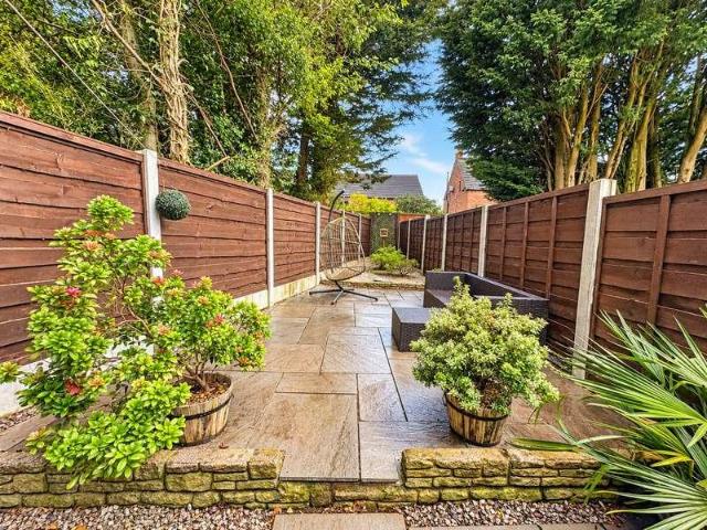 2 bed house for sale