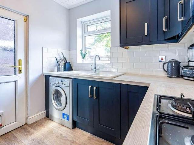 2 bed house for sale