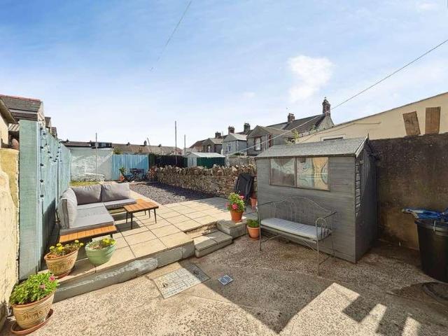 2 bed house for sale