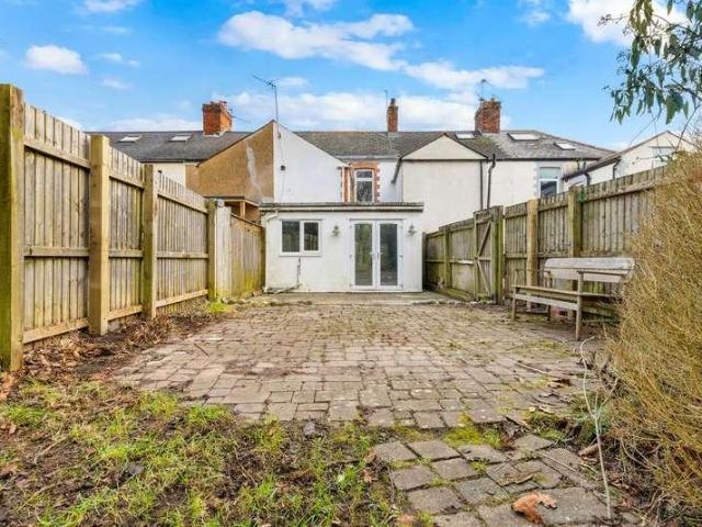 2 bed house for sale