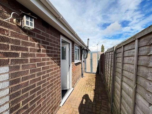 2 bed house for sale