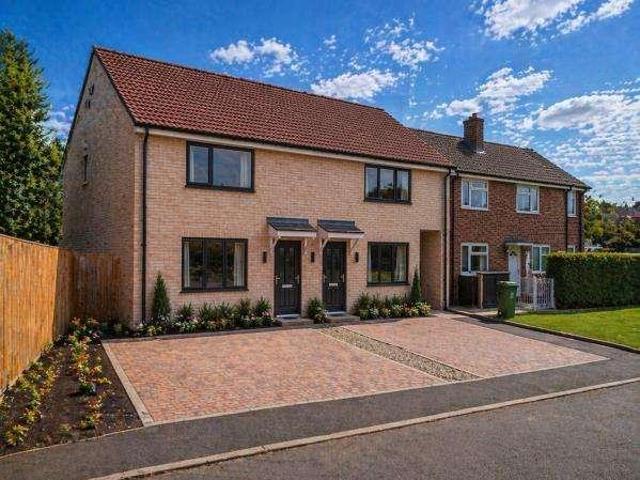 2 bed house for sale