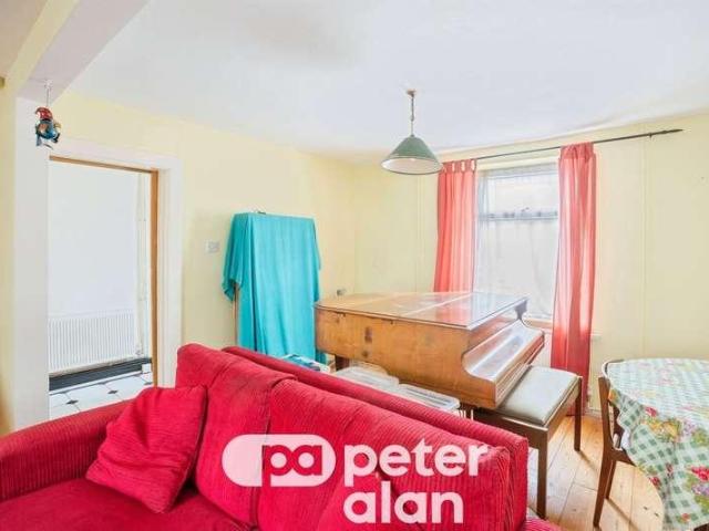 2 bed house for sale