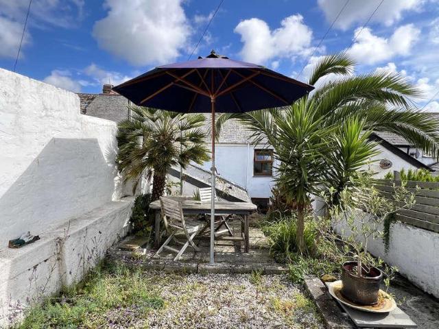2 bed house for sale