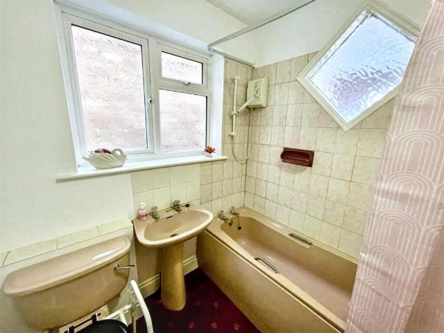 2 bed house for sale
