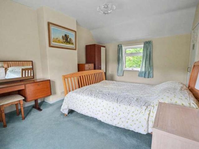 2 bed house for sale