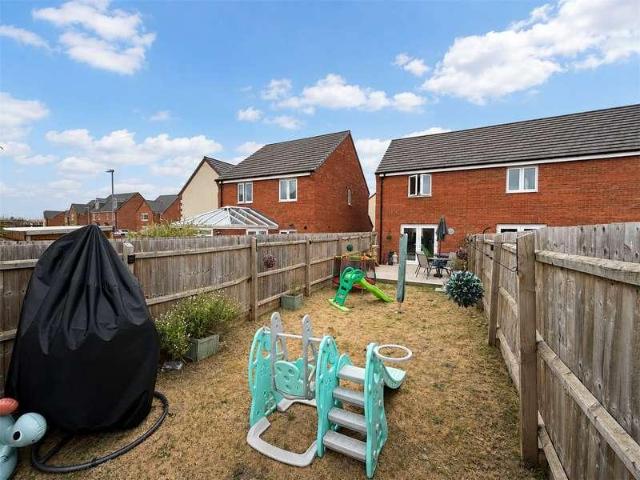 2 bed house for sale