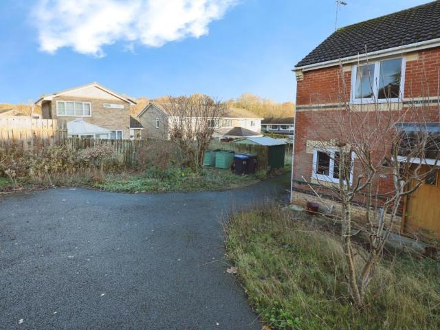 2 bed house for sale