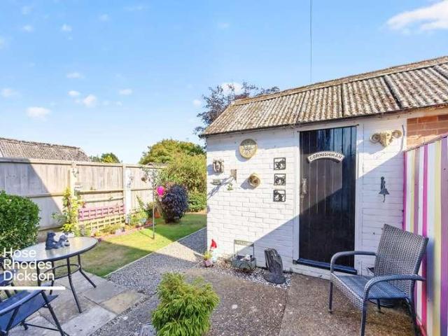 2 bed house for sale