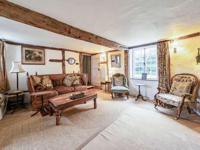 2 bed house for sale