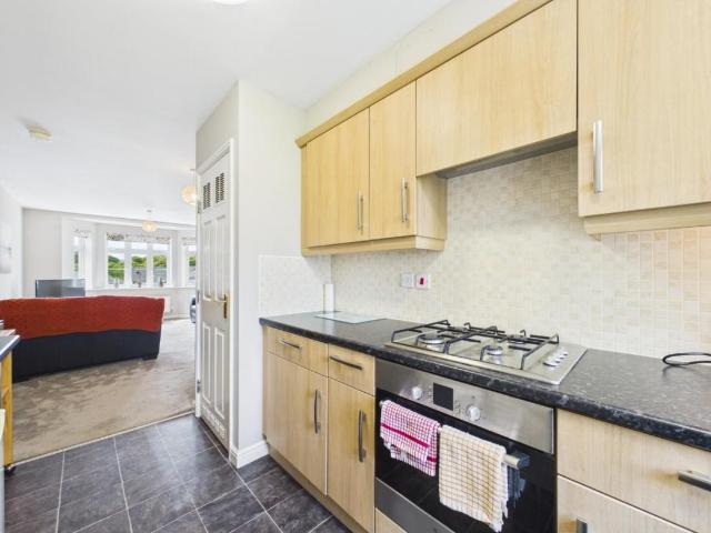 2 bed house for sale