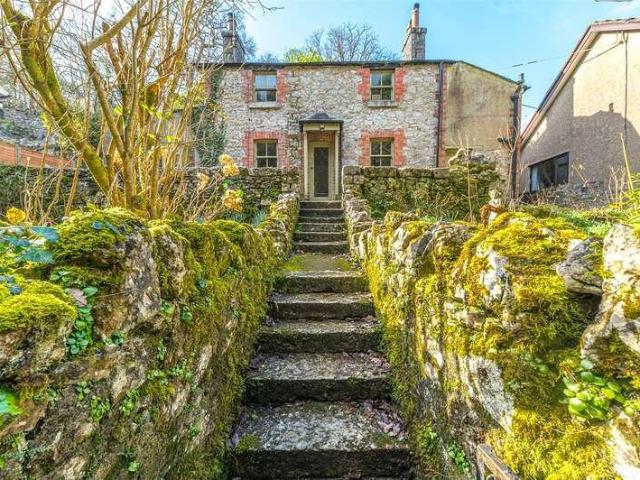 2 bed house for sale