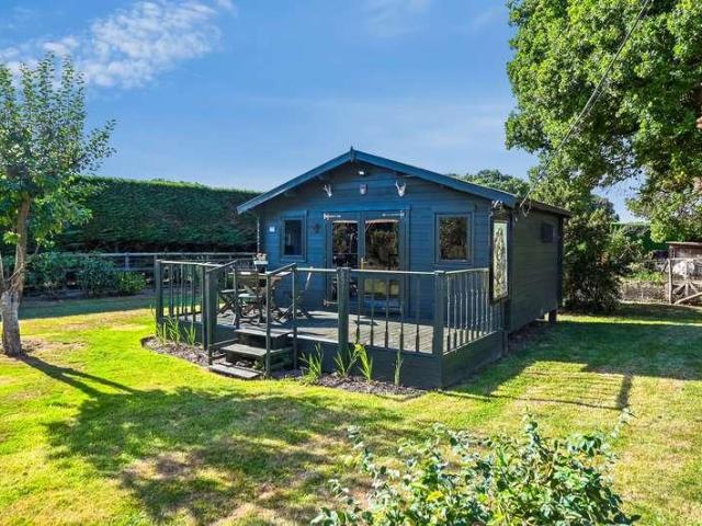 2 bed house for sale