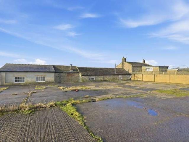 2 bed house for sale