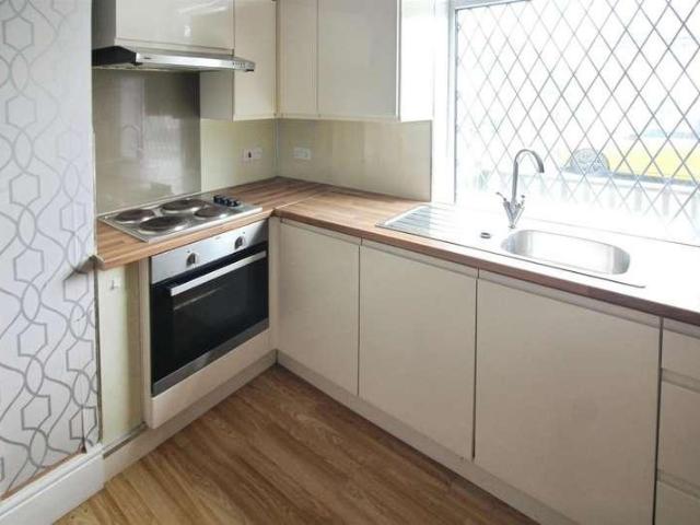 2 bed house for sale
