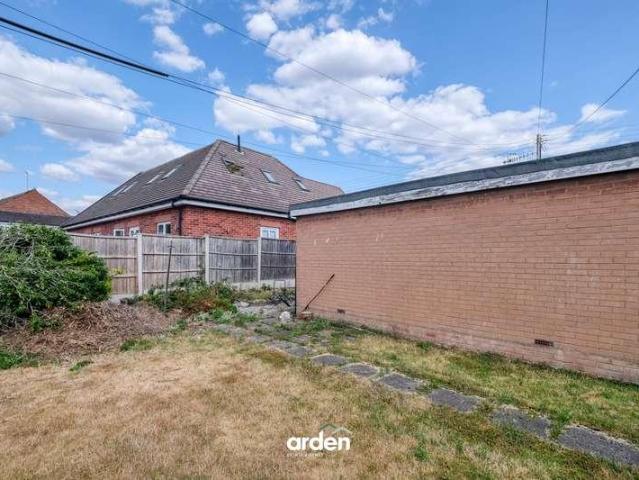 2 bed house for sale