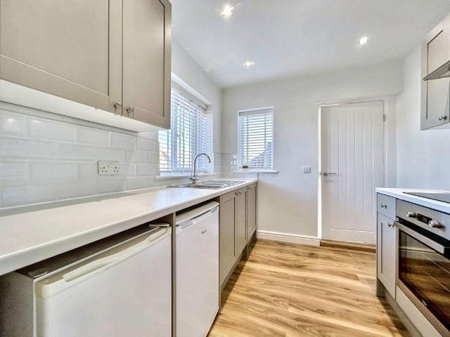 2 bed house for sale