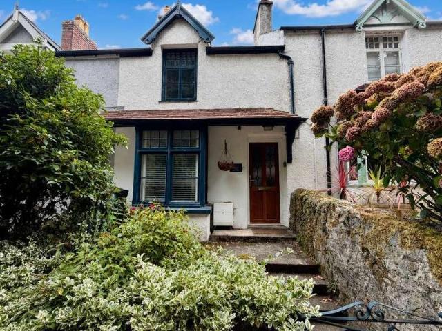 2 bed house for sale