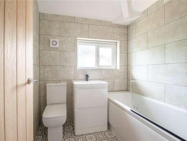 2 bed house for sale