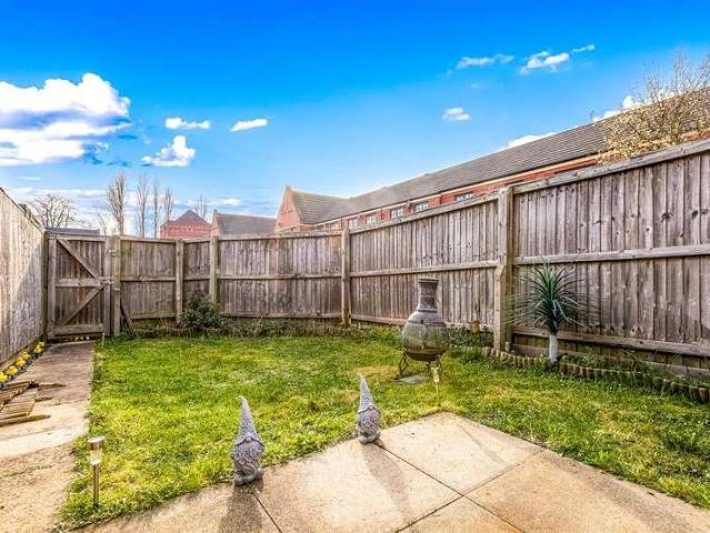 2 bed house for sale