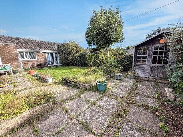 2 bed house for sale