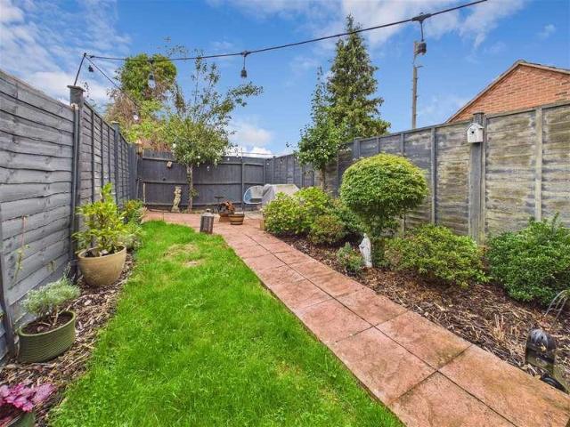 2 bed house for sale