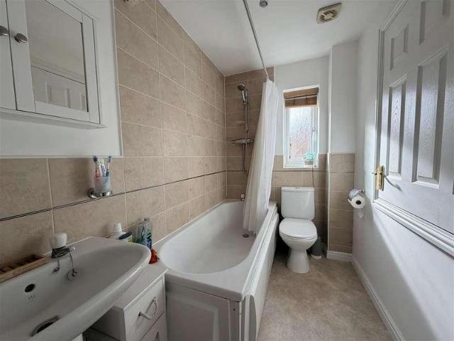 2 bed house for sale
