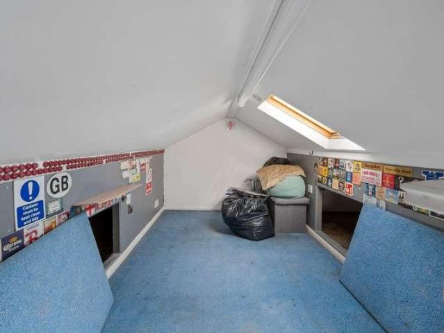 2 bed house for sale