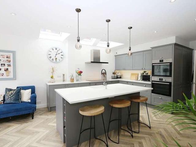 2 bed house for sale