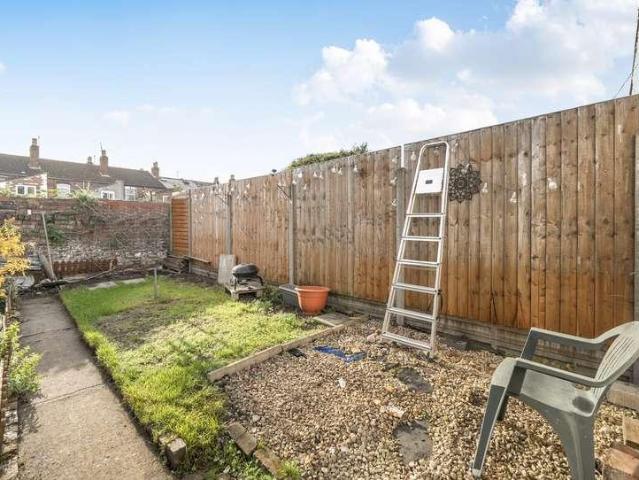 2 bed house for sale