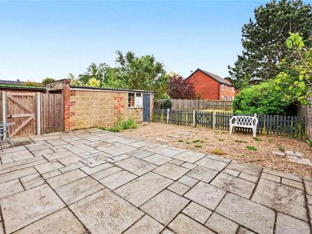2 bed house for sale