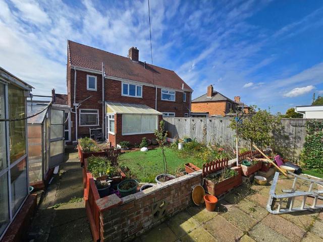 2 bed house for sale