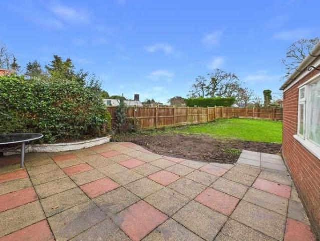 2 bed house for sale