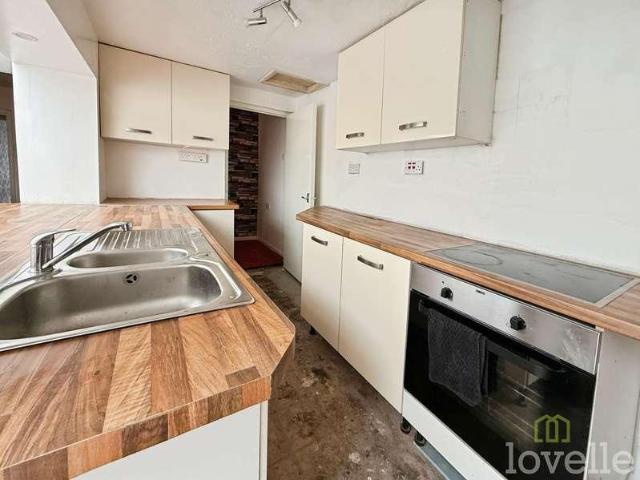 2 bed house for sale