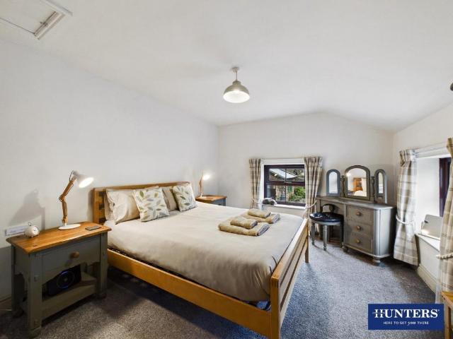 2 bed house for sale