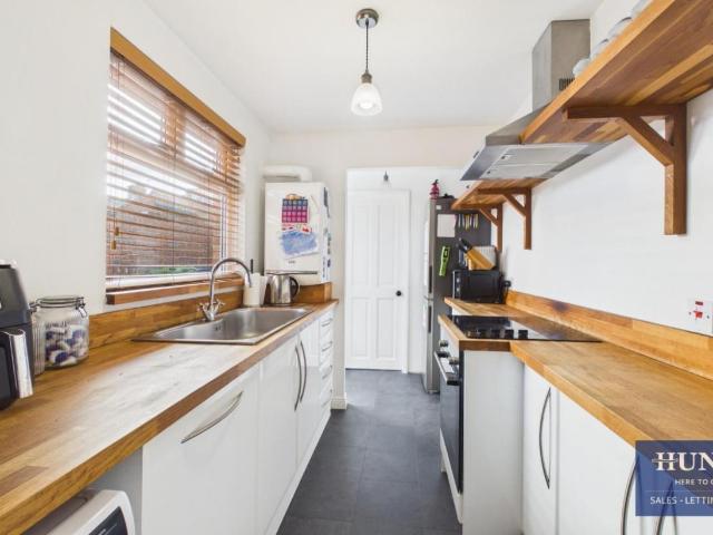 2 bed house for sale