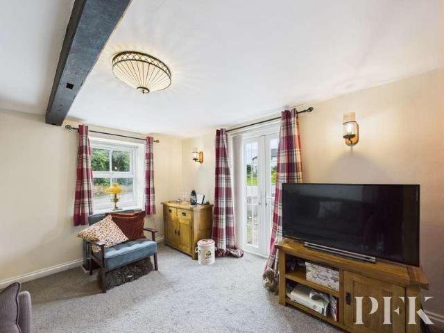 2 bed house for sale