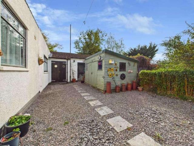 2 bed house for sale