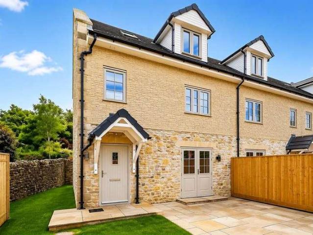 2 bed house for sale