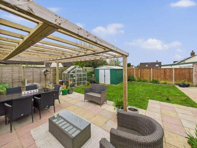 2 bed house for sale